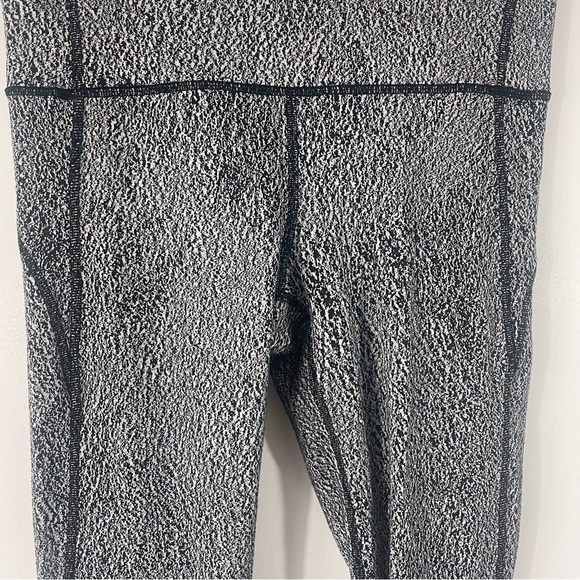 Lululemon Black White Leggings Size 6 - Picture 3 of 6